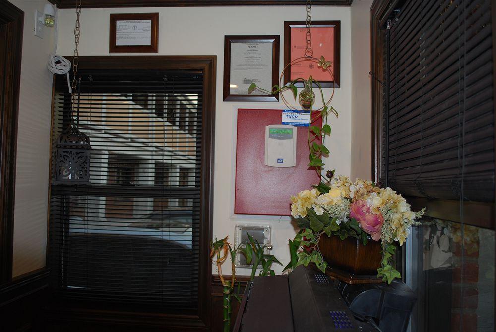 وايت بلينز Central Motel Courtyard المظهر الخارجي الصورة