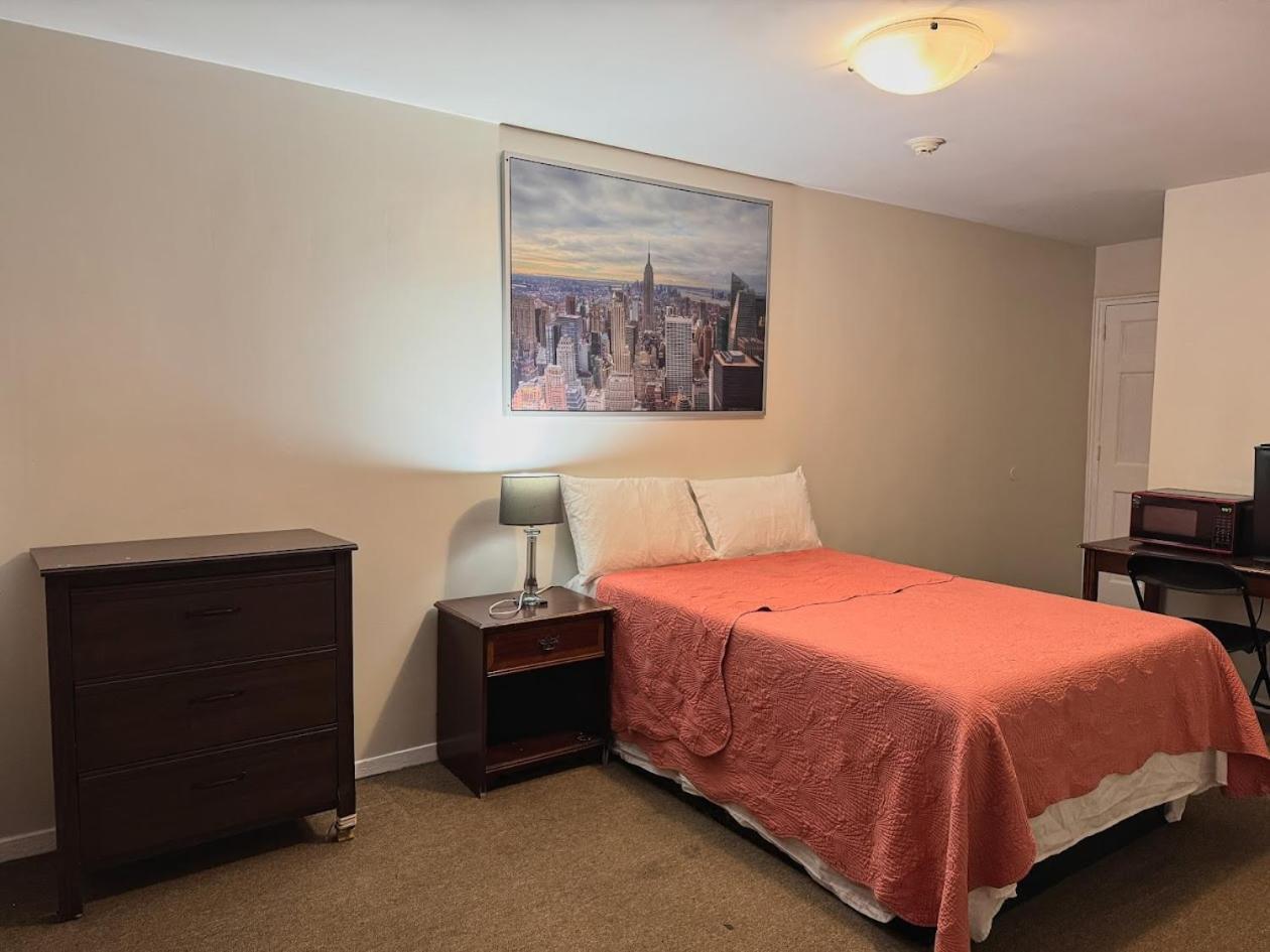 وايت بلينز Central Motel Courtyard المظهر الخارجي الصورة