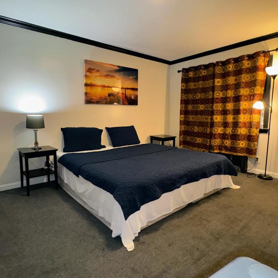 وايت بلينز Central Motel Courtyard المظهر الخارجي الصورة