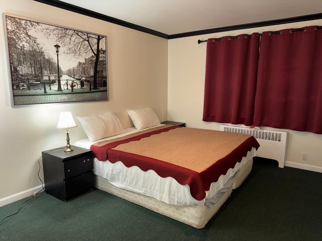 وايت بلينز Central Motel Courtyard المظهر الخارجي الصورة
