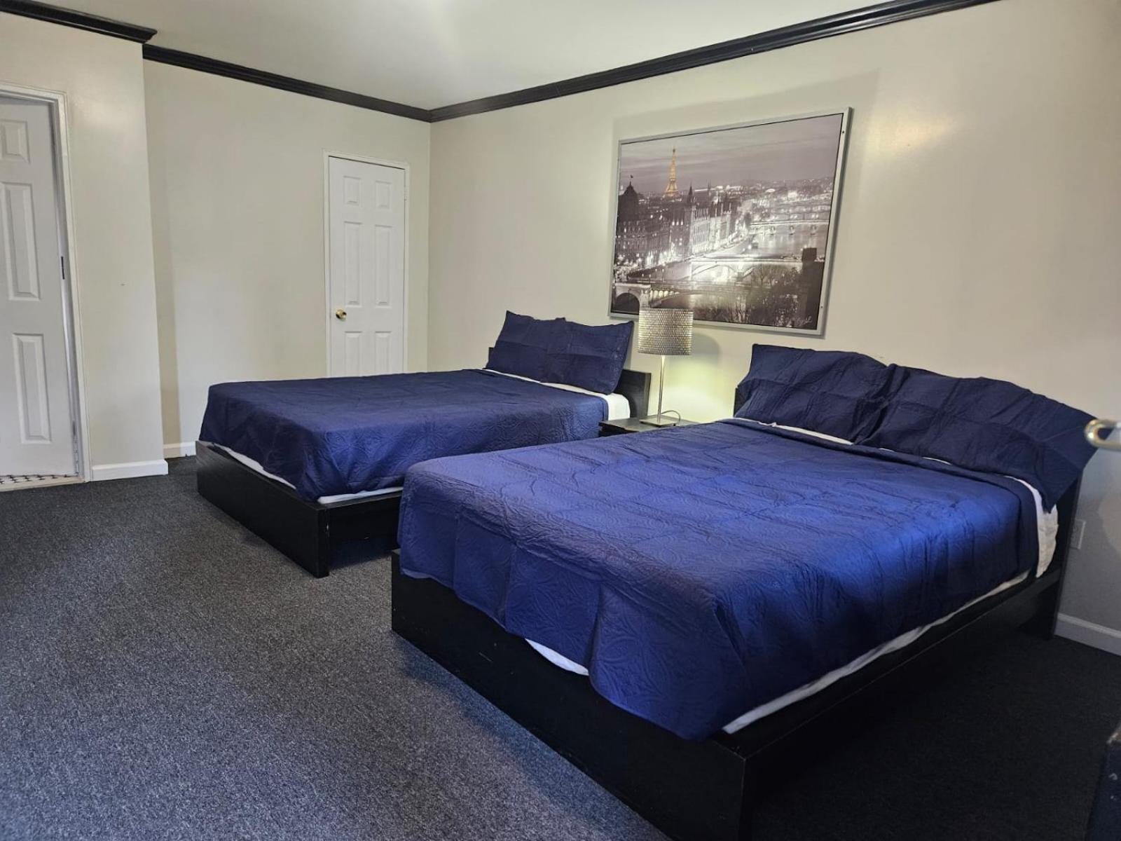 وايت بلينز Central Motel Courtyard المظهر الخارجي الصورة