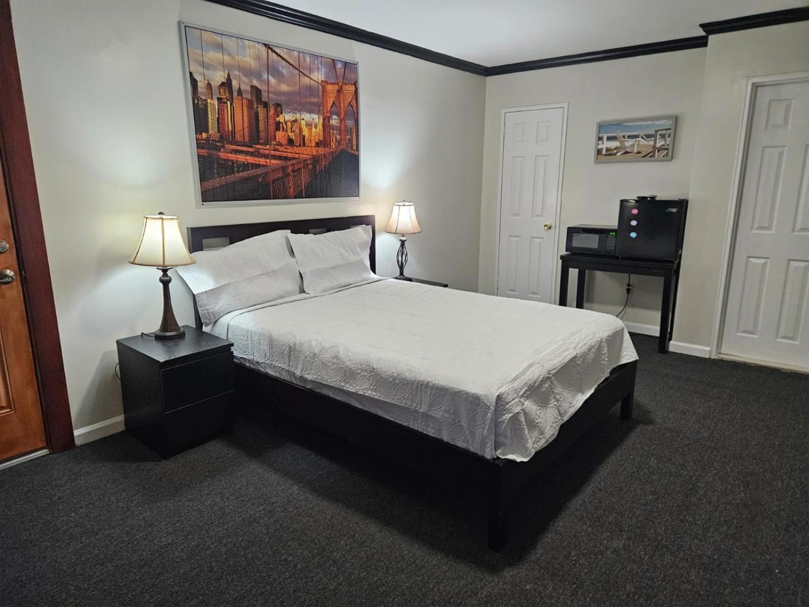 وايت بلينز Central Motel Courtyard المظهر الخارجي الصورة