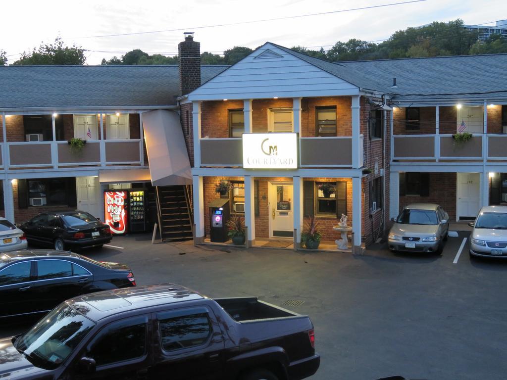 وايت بلينز Central Motel Courtyard المظهر الخارجي الصورة