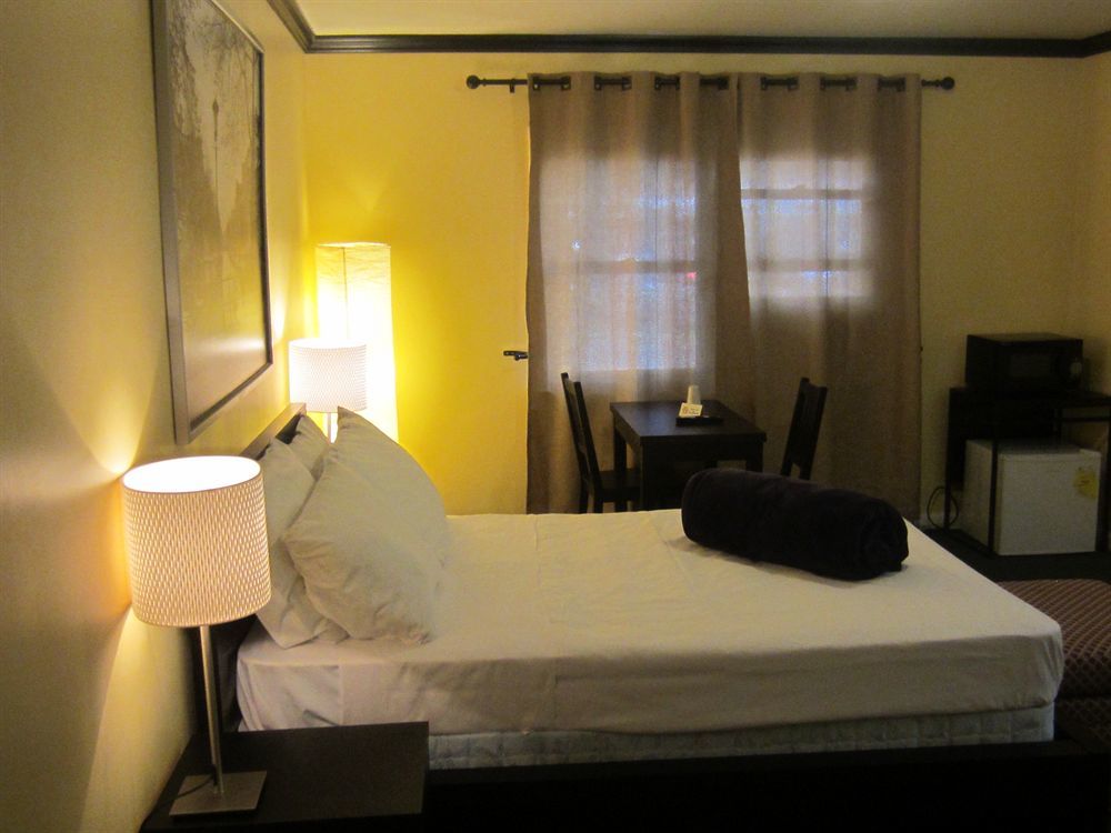 وايت بلينز Central Motel Courtyard المظهر الخارجي الصورة