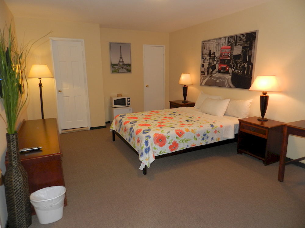وايت بلينز Central Motel Courtyard المظهر الخارجي الصورة
