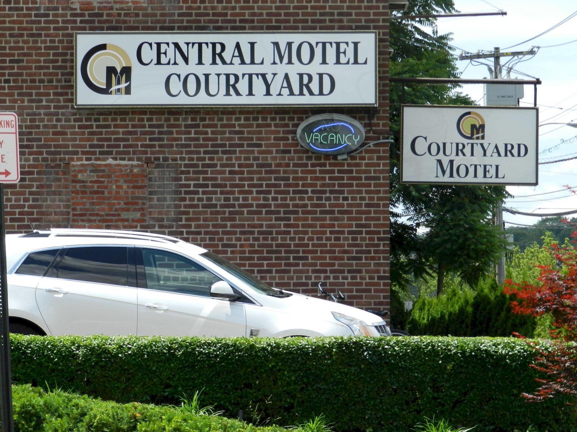 وايت بلينز Central Motel Courtyard المظهر الخارجي الصورة