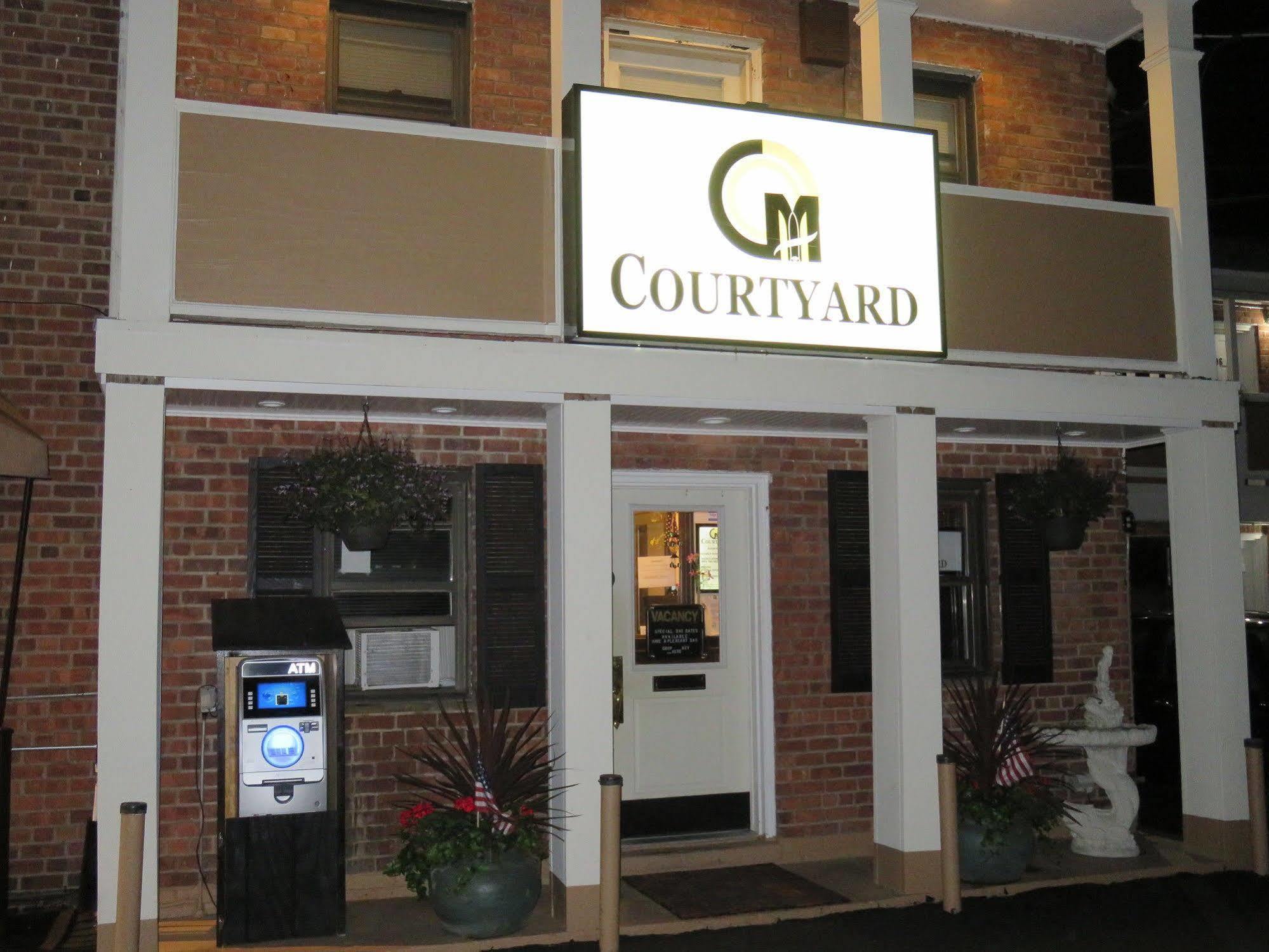وايت بلينز Central Motel Courtyard المظهر الخارجي الصورة