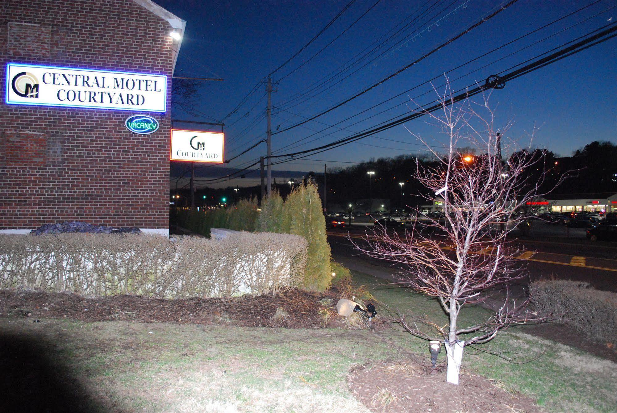 وايت بلينز Central Motel Courtyard المظهر الخارجي الصورة