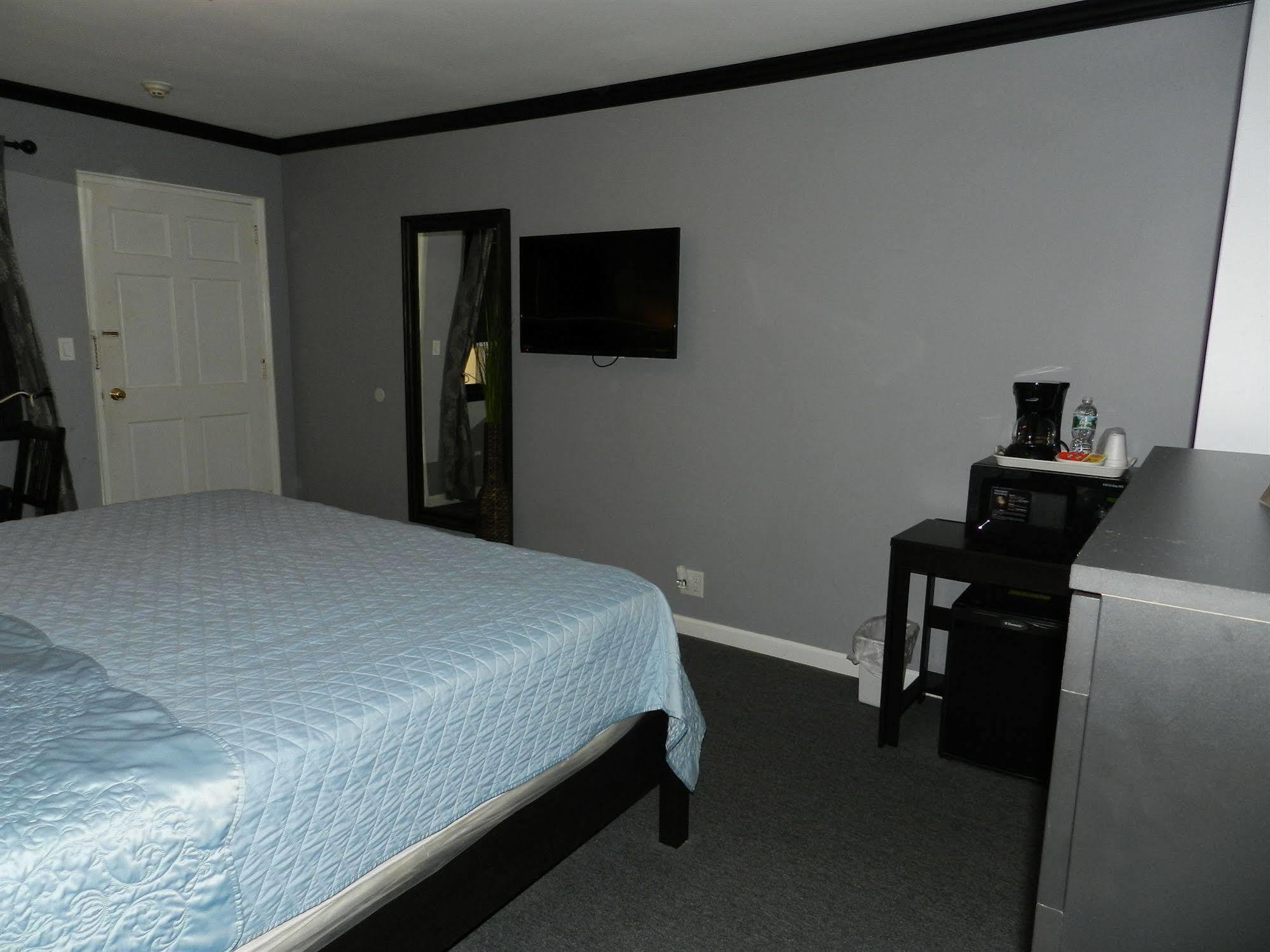 وايت بلينز Central Motel Courtyard المظهر الخارجي الصورة