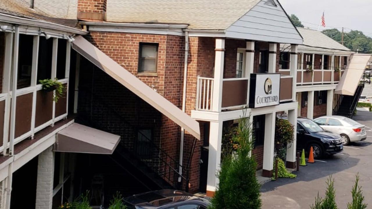 وايت بلينز Central Motel Courtyard المظهر الخارجي الصورة