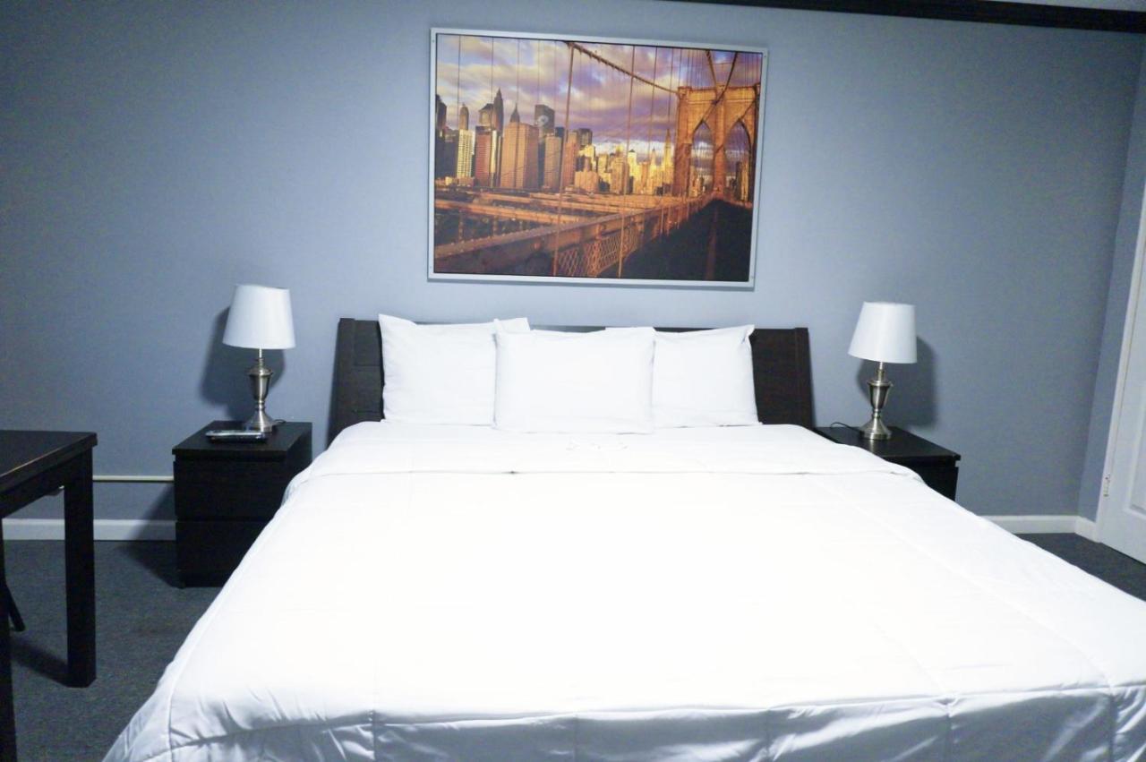 وايت بلينز Central Motel Courtyard المظهر الخارجي الصورة