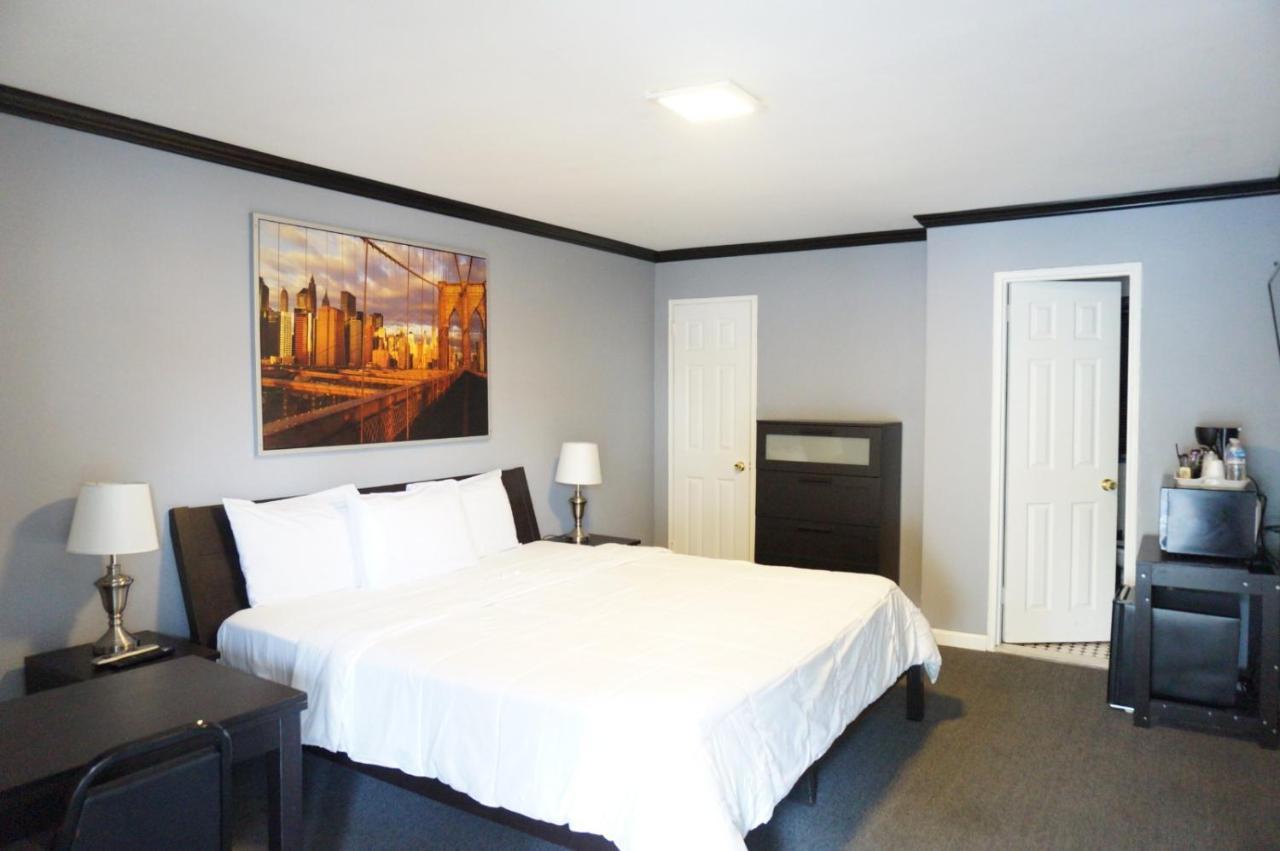 وايت بلينز Central Motel Courtyard المظهر الخارجي الصورة